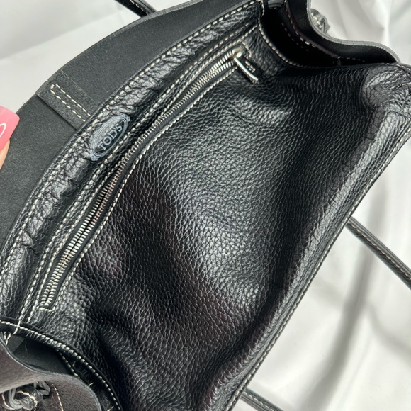 TOD'S BLACK LEATHER ICONIC PRINCESS DIANA SHOULDER BAG LIKE NEW ~EUC - Picture 14 of 17